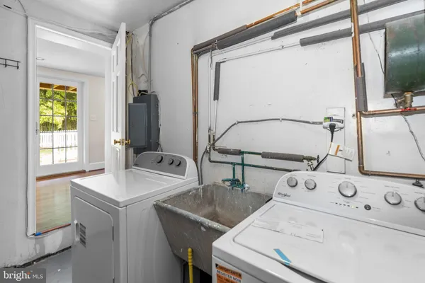 $999,999 | 6420 15th Street, Alexandria, VA 22307