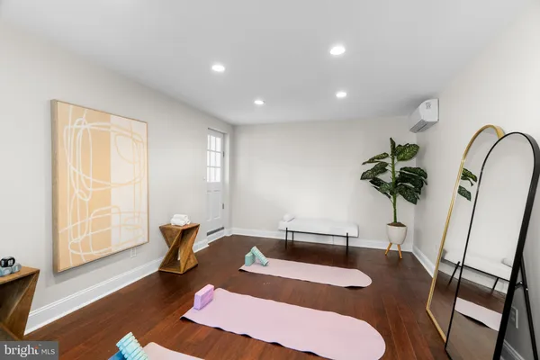 $999,999 | 6420 15th Street, Alexandria, VA 22307