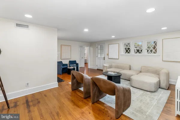 $999,999 | 6420 15th Street, Alexandria, VA 22307