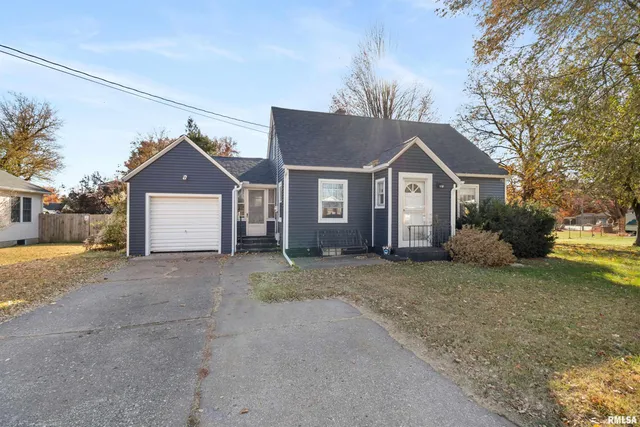 $139,900 | 630 32nd Avenue, Moline, IL 61265