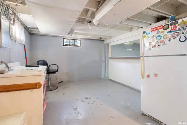 $139,900 | 630 32nd Avenue, Moline, IL 61265