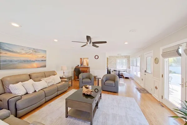 $450,000 | 1700 Evergreen Street, Trenton, MI 48183