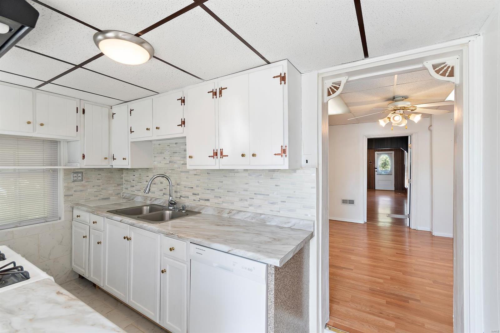 200 East Ripa Avenue St. Louis, MO 63125 - Photo 10 of 23