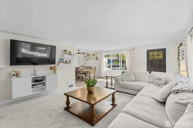 $650,000 | 2323 Lexington Avenue, Unit A, Everett, WA 98203