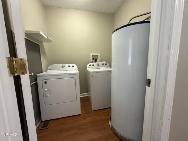 $264,900 | 142 West Wanola Avenue, Kingsport, TN 37660
