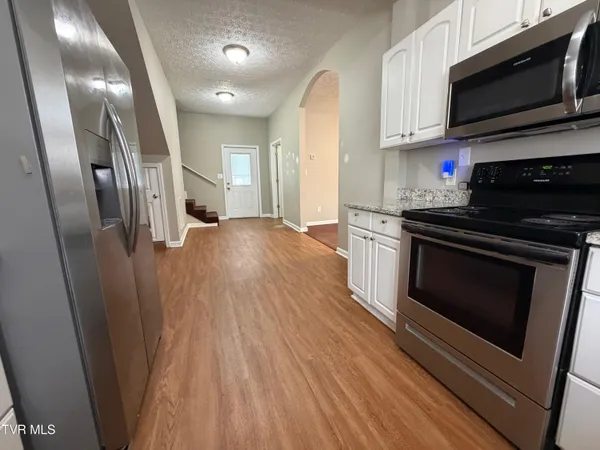 $264,900 | 142 West Wanola Avenue, Kingsport, TN 37660