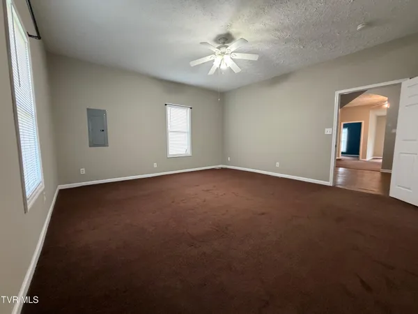 $264,900 | 142 West Wanola Avenue, Kingsport, TN 37660