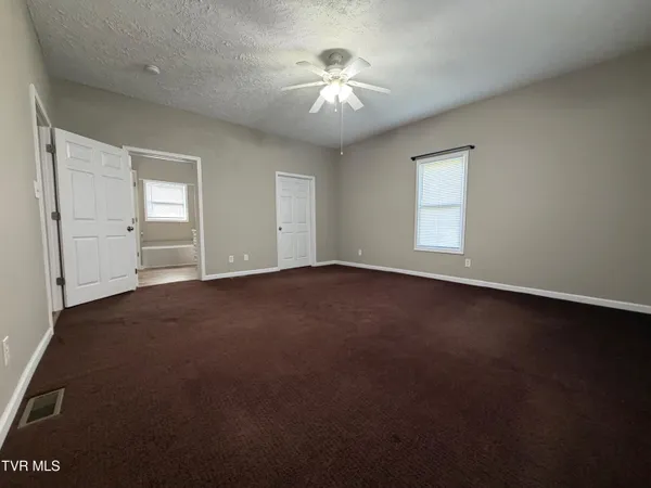 $264,900 | 142 West Wanola Avenue, Kingsport, TN 37660