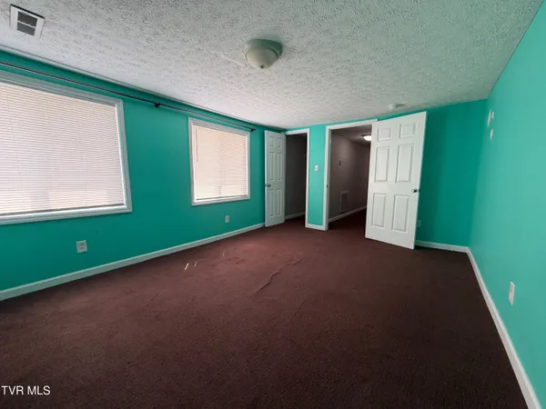 $264,900 | 142 West Wanola Avenue, Kingsport, TN 37660
