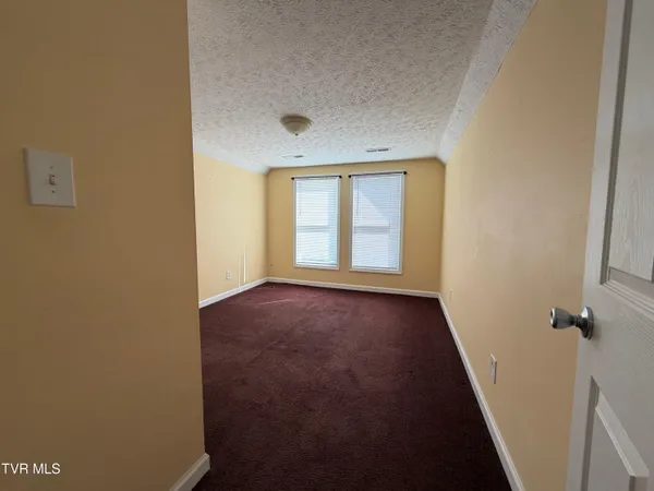 $264,900 | 142 West Wanola Avenue, Kingsport, TN 37660