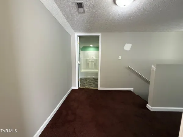 $264,900 | 142 West Wanola Avenue, Kingsport, TN 37660