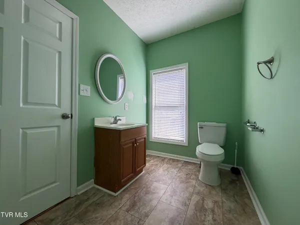 $264,900 | 142 West Wanola Avenue, Kingsport, TN 37660