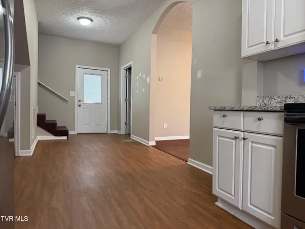$264,900 | 142 West Wanola Avenue, Kingsport, TN 37660