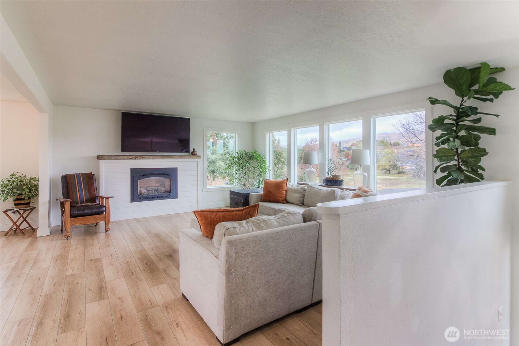 240 Knoll Road Yakima, WA 98908 - Photo 4 of 36 Gallery Image 4