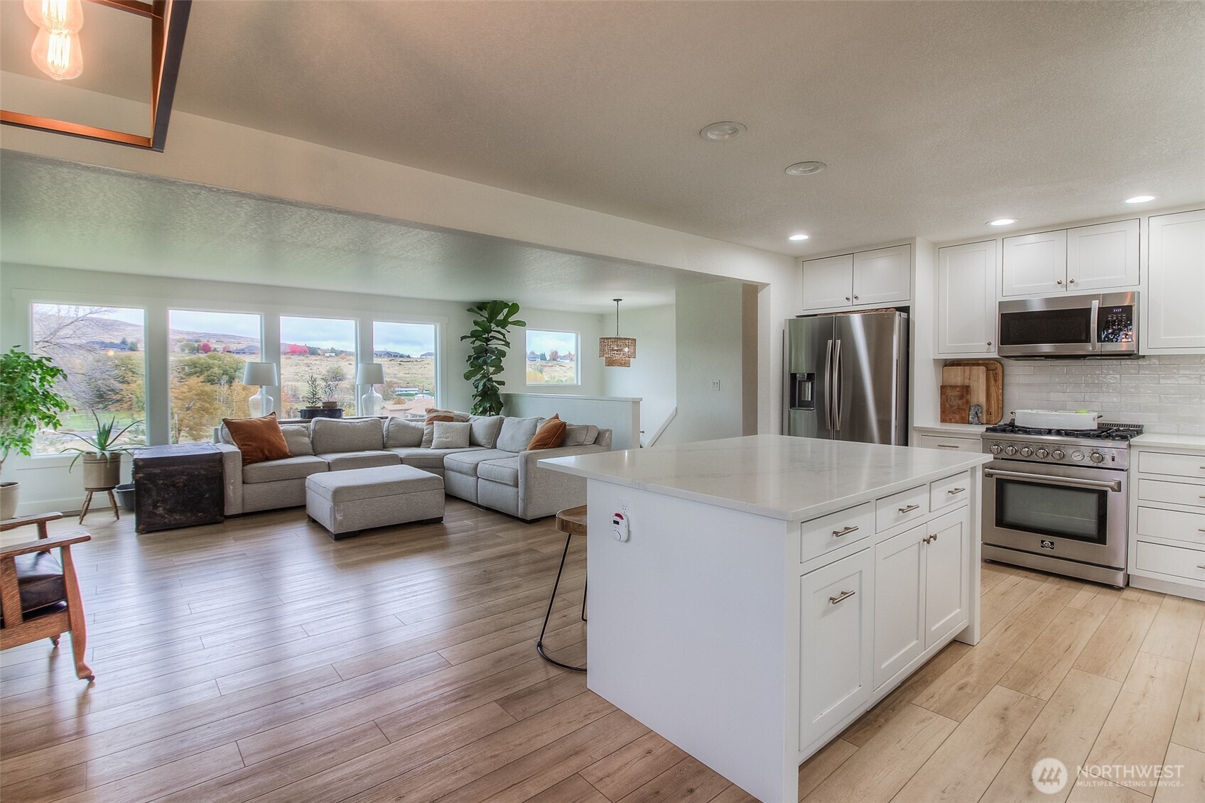 240 Knoll Road Yakima, WA 98908 - Photo 8 of 36 Gallery Image 8