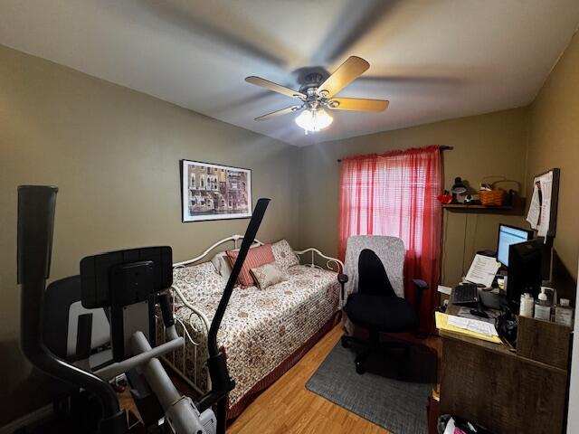 411 Prescott Road Valparaiso, IN 46385 - Photo 11 of 14 a bedroom with bed and a window