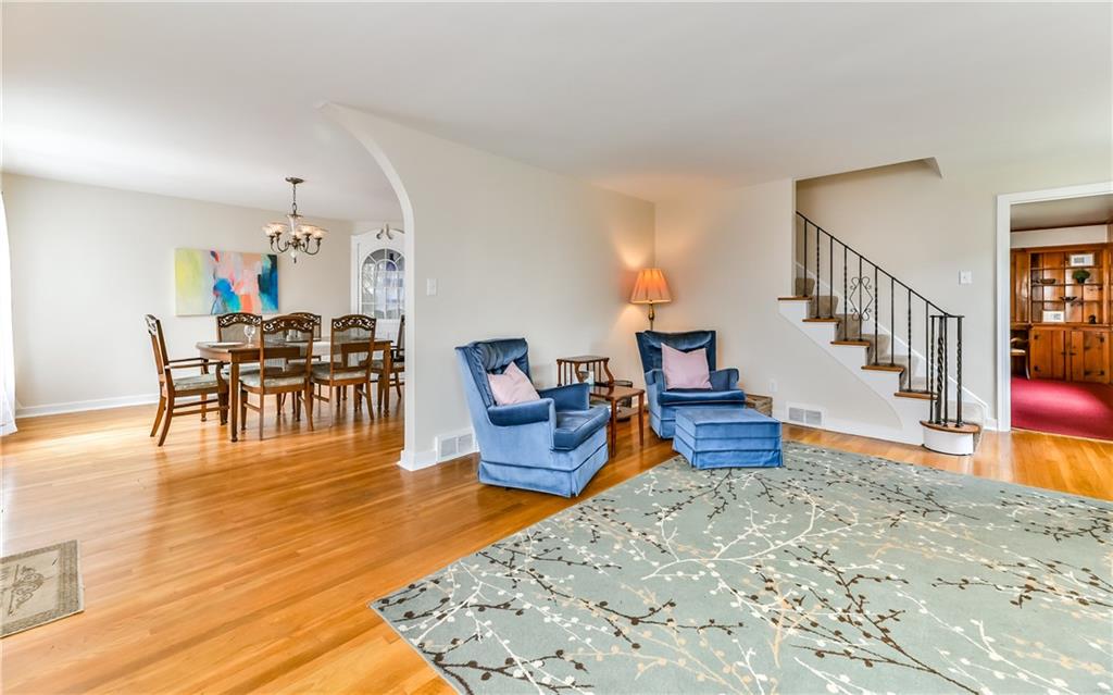 406 Burlington Road Pittsburgh, PA 15221 - Photo 2 of 25 Gallery Image 2