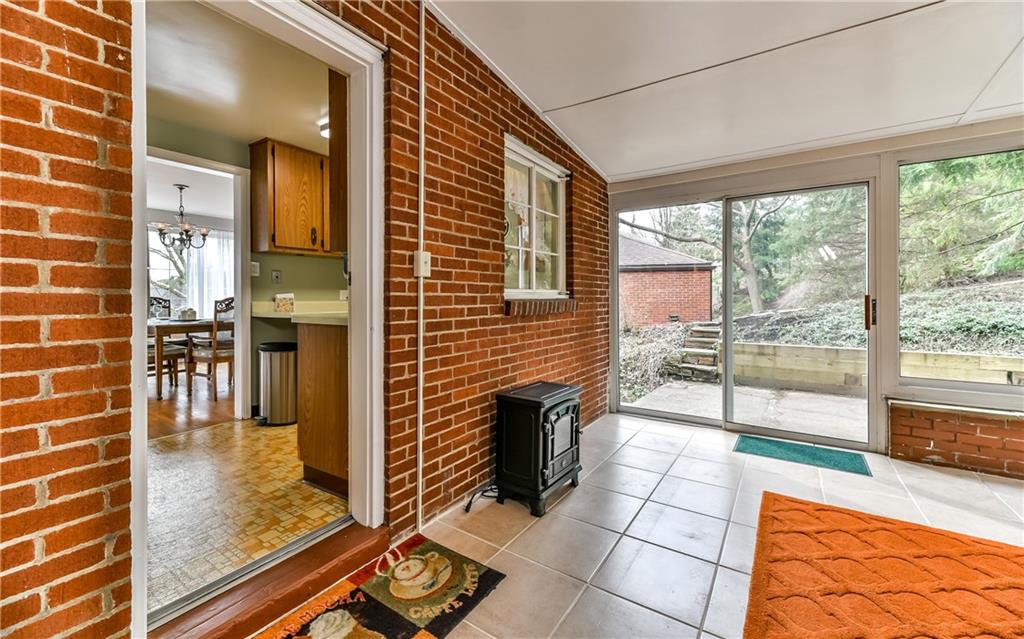406 Burlington Road Pittsburgh, PA 15221 - Photo 12 of 25 Gallery Image 12