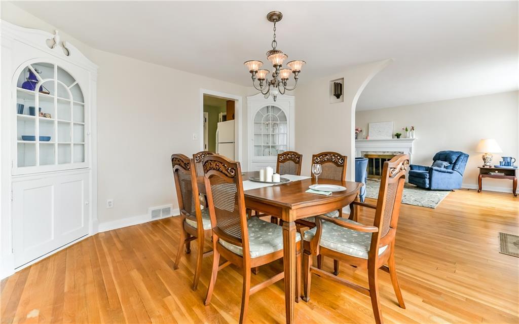 406 Burlington Road Pittsburgh, PA 15221 - Photo 7 of 25 Gallery Image 7