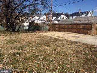 701 Old Home Road Baltimore, MD 21206 - Photo 11 of 13 backyard