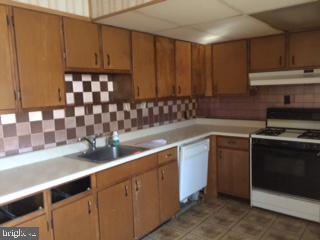 701 Old Home Road Baltimore, MD 21206 - Photo 6 of 13 Kitchen