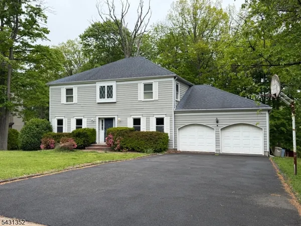 $785,000 | 37 Highmount Avenue, Warren, NJ 07059
