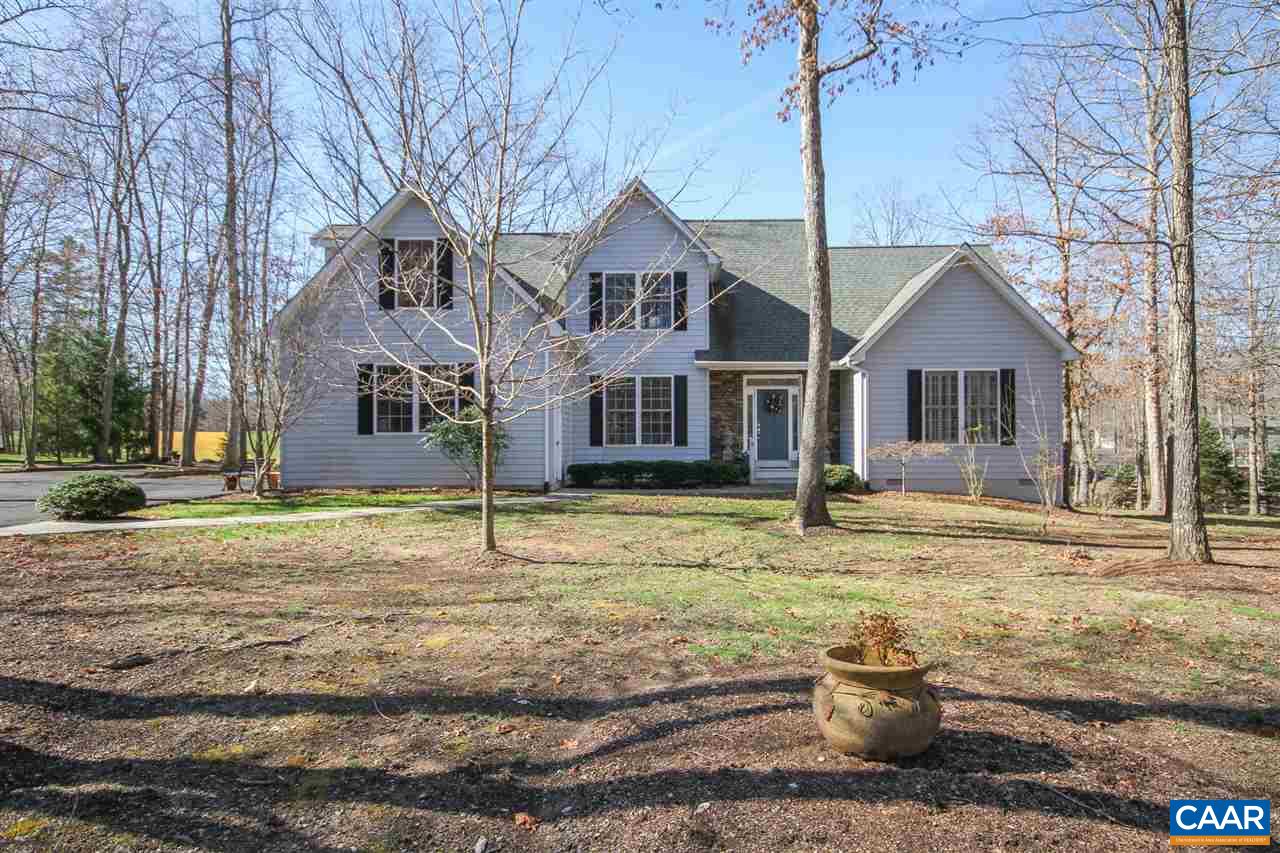 36 Out Of Bounds Road Palmyra, VA 22963 - Photo 33 of 34 a house that has a big yard in front of it