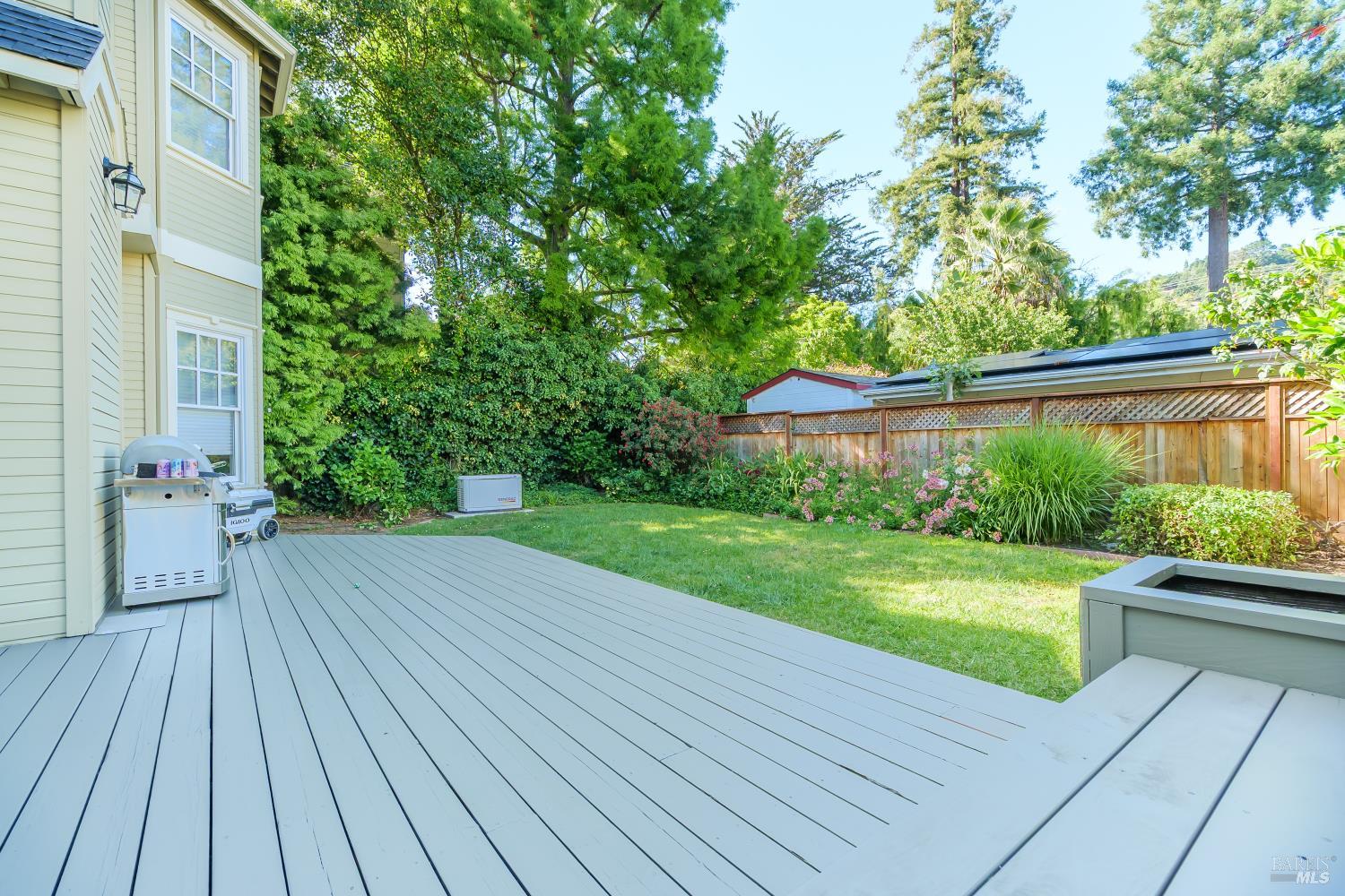 8 Center Street San Rafael, CA 94901 - Photo 13 of 34