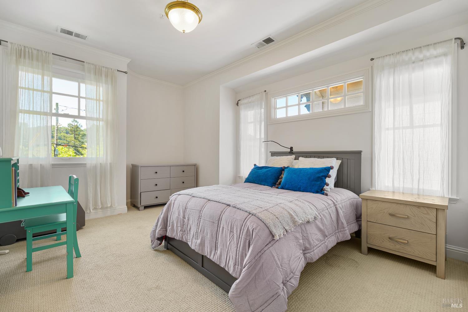 8 Center Street San Rafael, CA 94901 - Photo 19 of 29