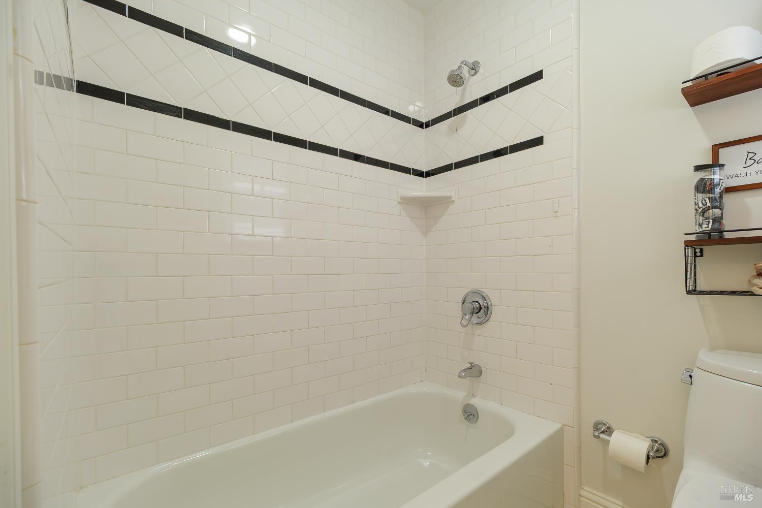 8 Center Street San Rafael, CA 94901 - Photo 28 of 34