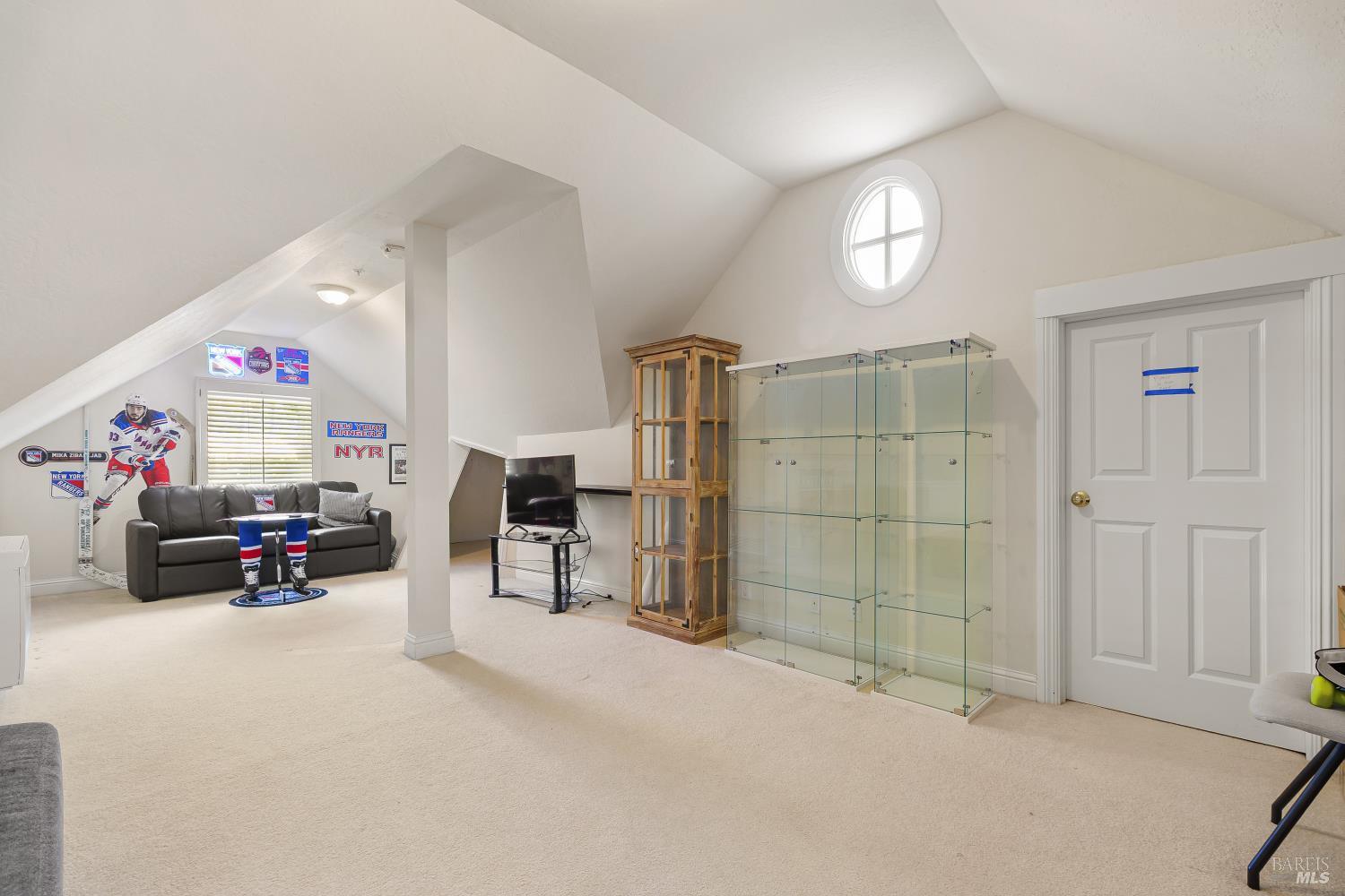 8 Center Street San Rafael, CA 94901 - Photo 32 of 34