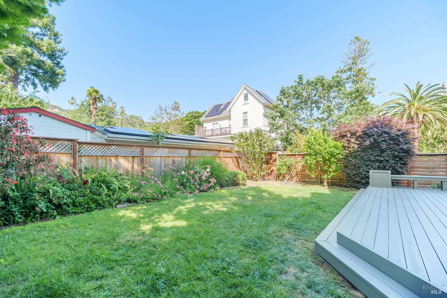 8 Center Street San Rafael, CA 94901 - Photo 7 of 34