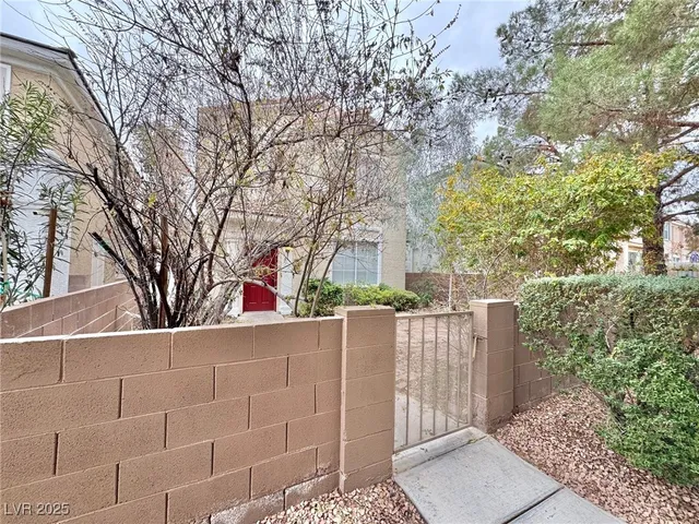 $1,800 | 9916 La Paca Avenue, Las Vegas, NV 89117