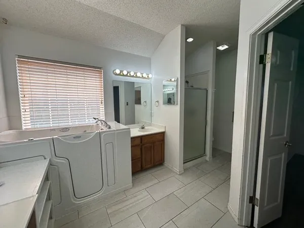 $2,200 | 2411 Oak Brook Drive, Portland, TX 78374