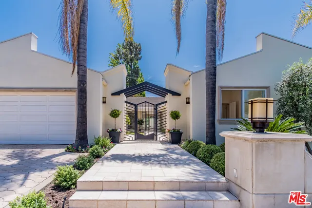 $16,950 | 480 North Robinwood Drive, Los Angeles, CA 90049