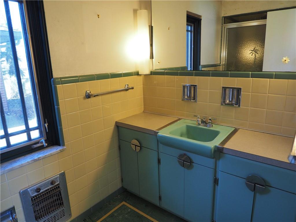 55 Markham Drive Pittsburgh, PA 15228 - Photo 14 of 25