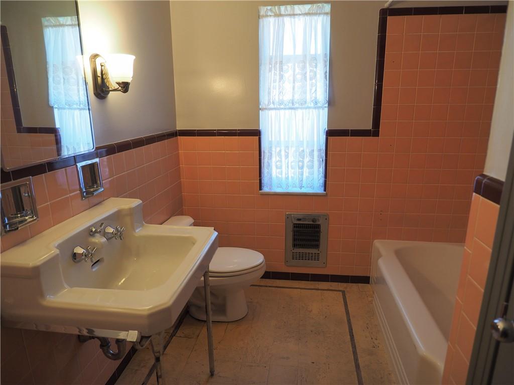 55 Markham Drive Pittsburgh, PA 15228 - Photo 16 of 25