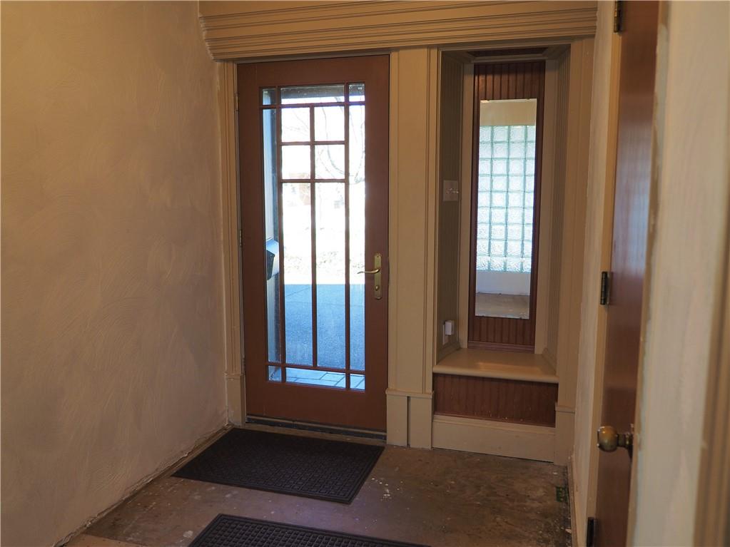 55 Markham Drive Pittsburgh, PA 15228 - Photo 5 of 25