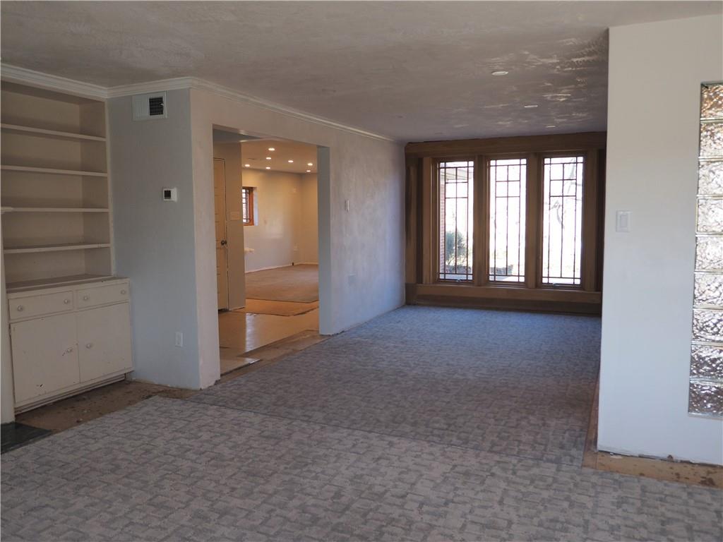 55 Markham Drive Pittsburgh, PA 15228 - Photo 8 of 25