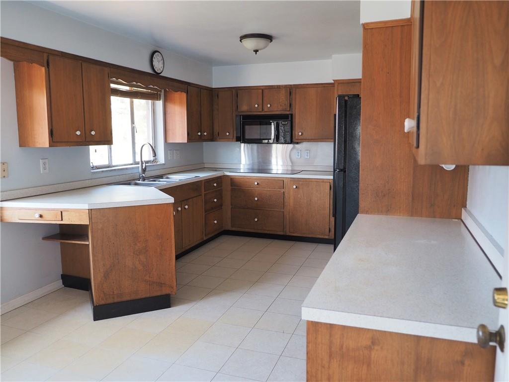 55 Markham Drive Pittsburgh, PA 15228 - Photo 9 of 25