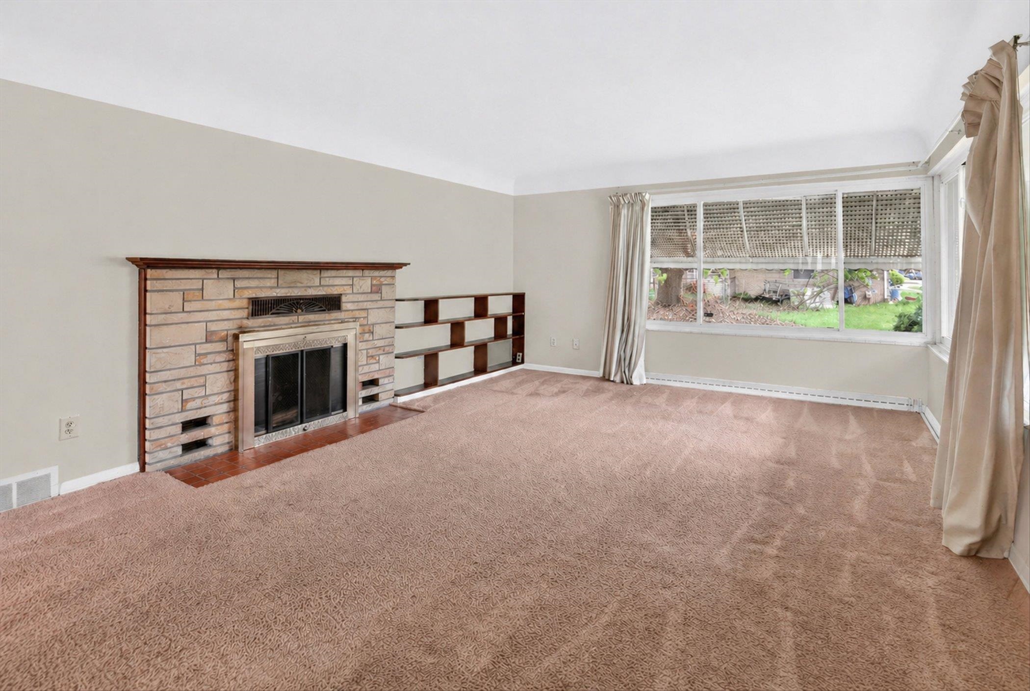 636 Rustic Road Saginaw, MI 48604 - Photo 7 of 30