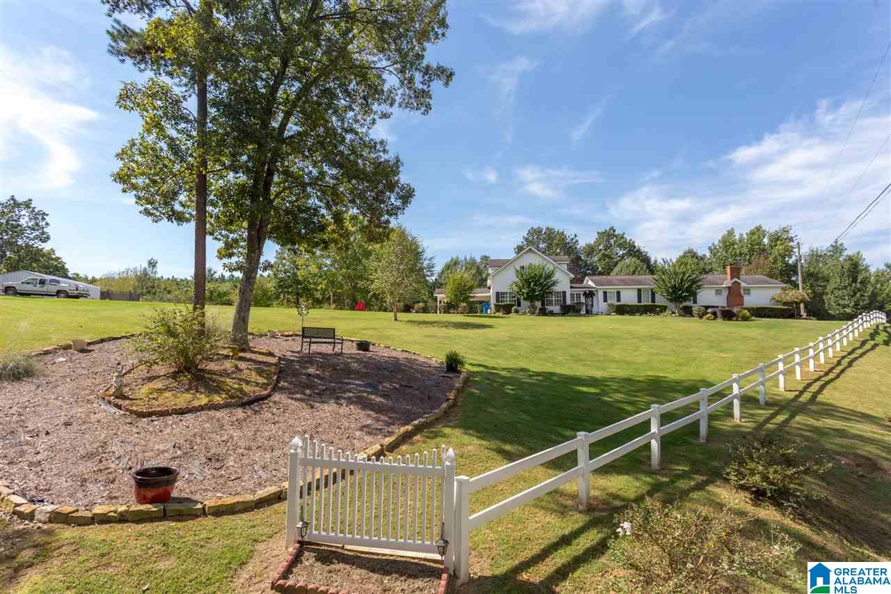 1495 Sawyer Mountain Road Oneonta, AL 35121 - Photo 4 of 39