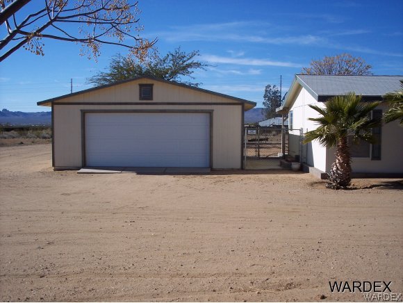 3731 Gila Road Golden Valley, AZ 86413 - Photo 2 of 20 24x24 garage