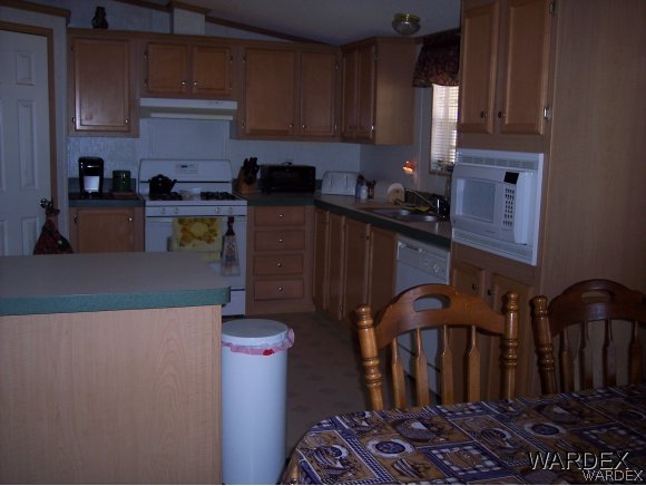 3731 Gila Road Golden Valley, AZ 86413 - Photo 7 of 20 kitchen