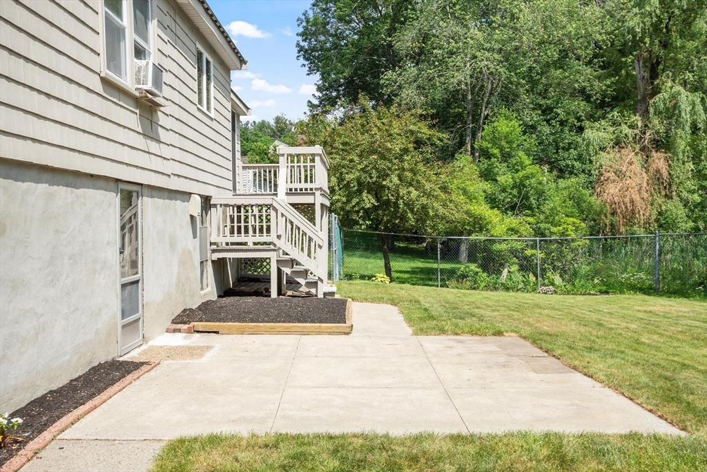 414 Grove Street Reading, MA 01867 - Photo 9 of 37