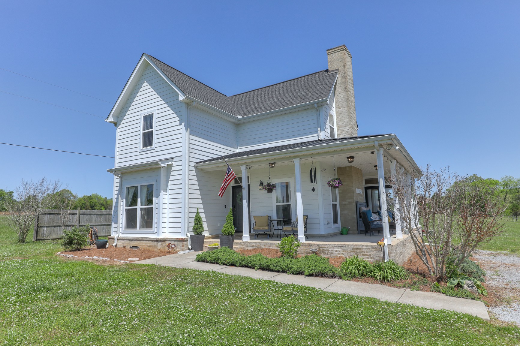 405 Burford Road Lebanon, TN 37087 - Photo 2 of 44 front view of a house with a yard