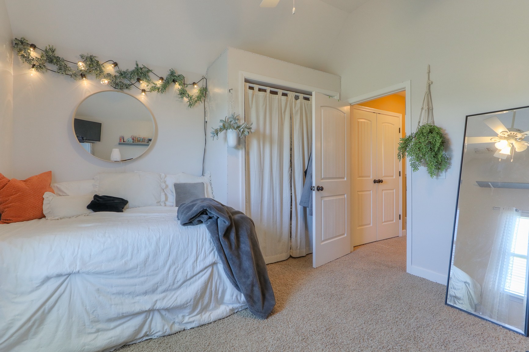 405 Burford Road Lebanon, TN 37087 - Photo 18 of 44 a bedroom with a bed and a mirror