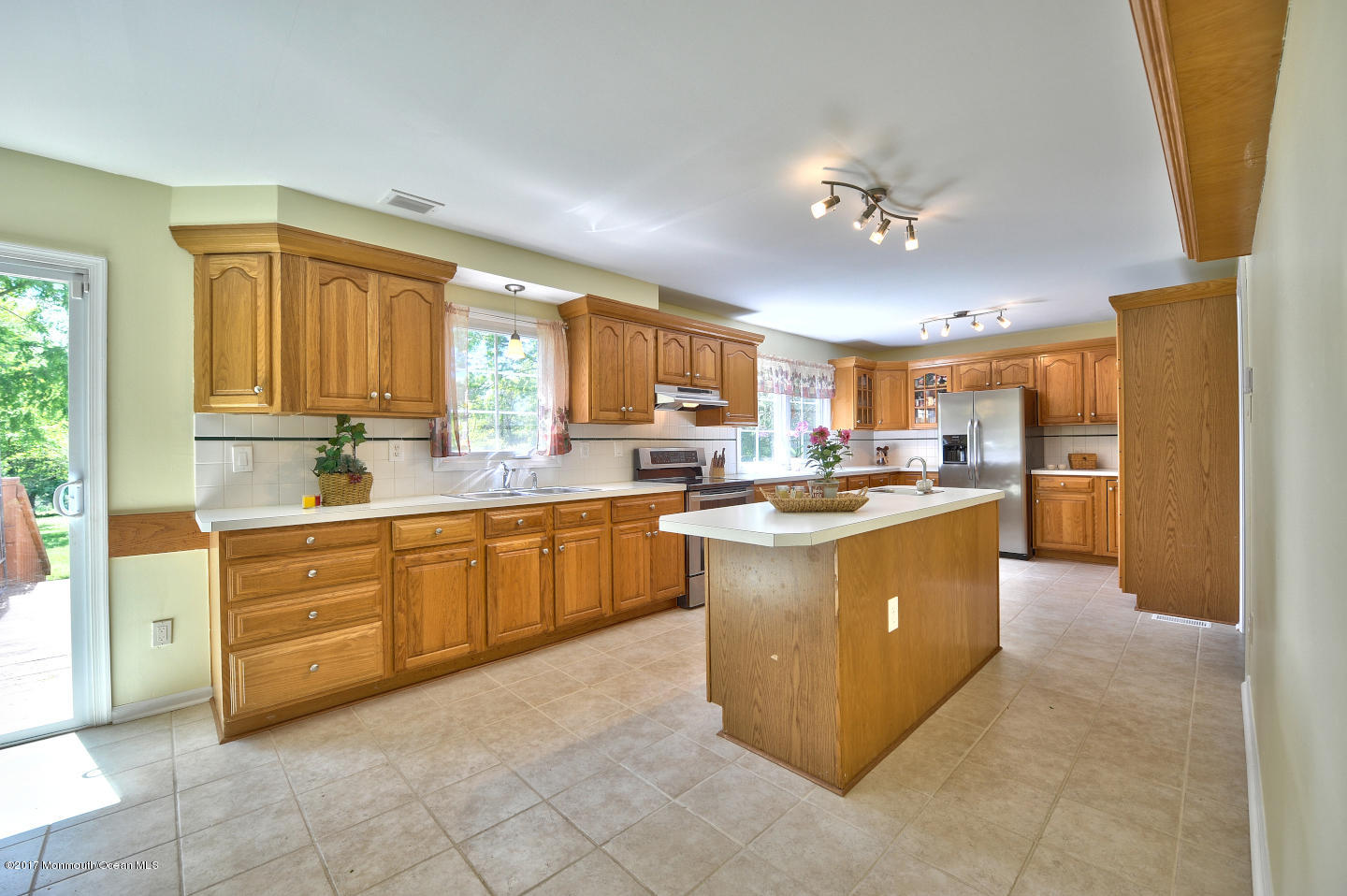 197 Burlington Path Road Cream Ridge, NJ 08514 - Photo 11 of 52 BURLINGTON%2016-3