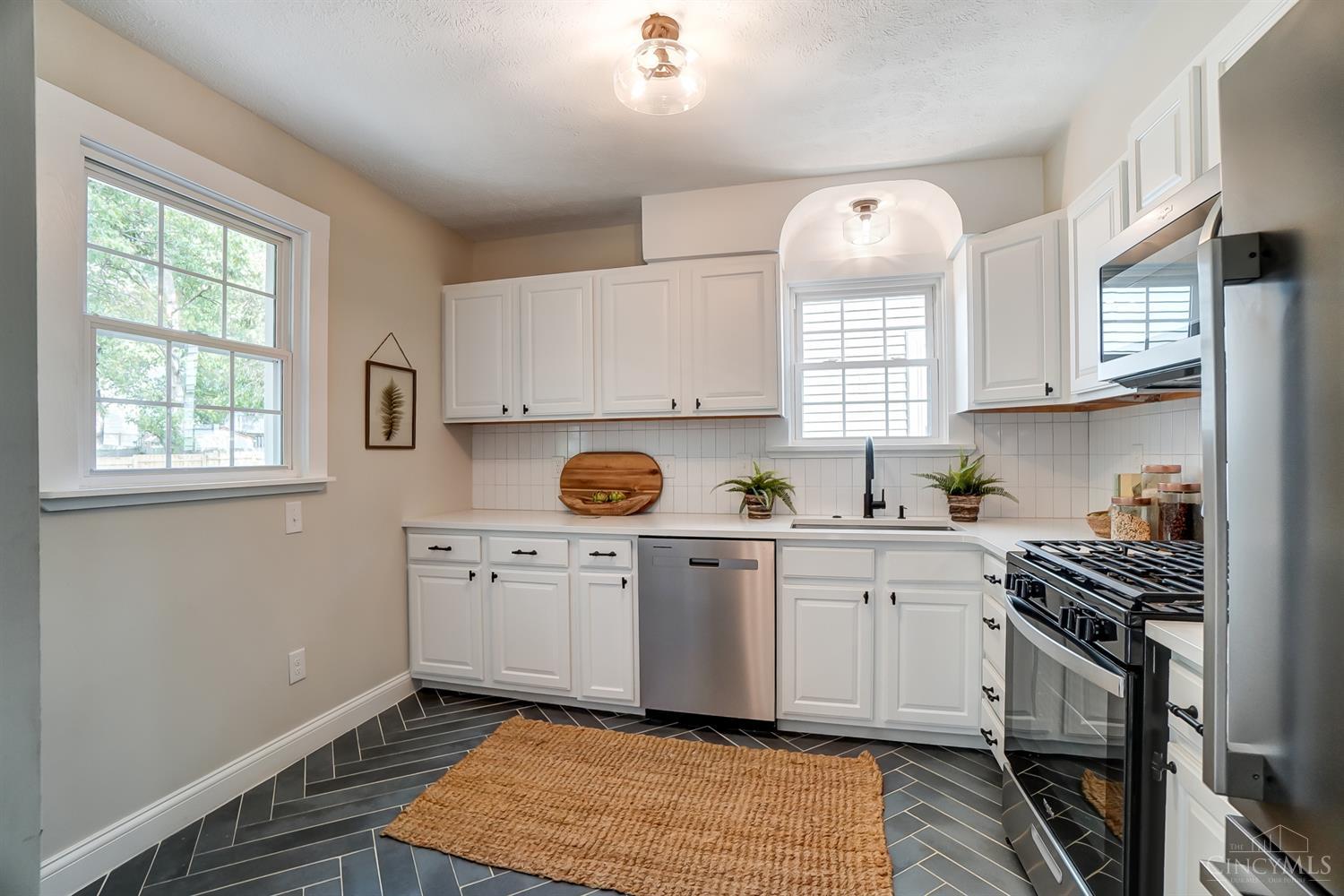 6906 Roe Street Cincinnati, OH 45227 - Photo 8 of 21 Gallery Image 8