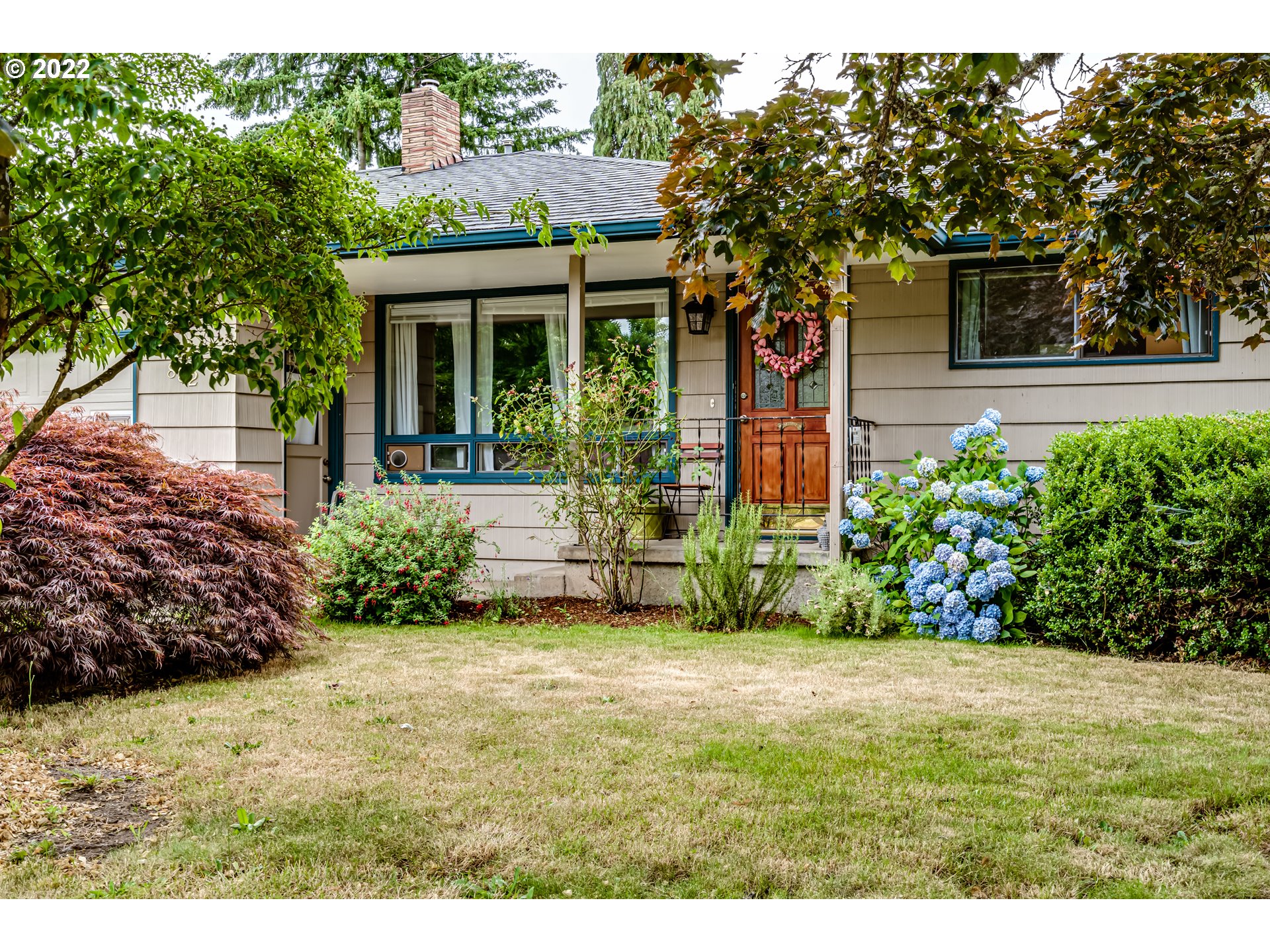 832 Greg Way Eugene, OR 97404 - Photo 3 of 32 Gallery Image 3